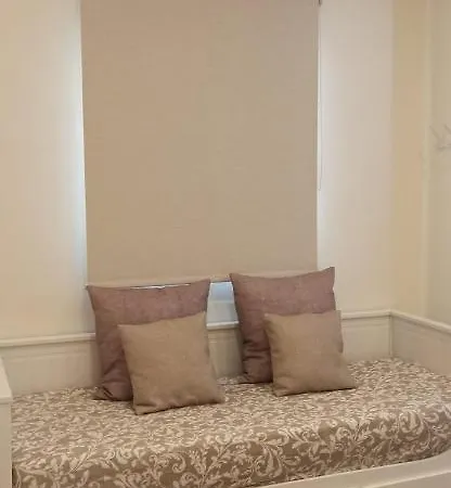 La Quinta Hacienda Apartment