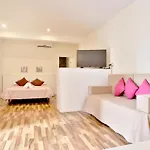 La Quinta Hacienda Apartment