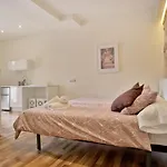 La Quinta Hacienda Apartment